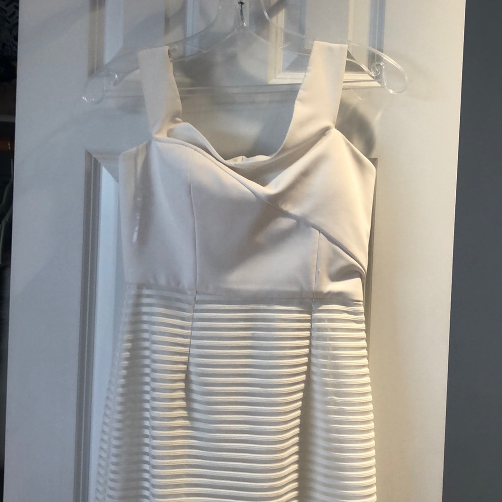Chic White asymmetrical dress